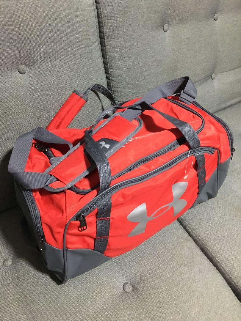 Under Armour Gym Bag, Men's Fashion, Activewear on Carousell