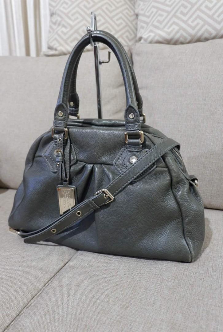 AUTHENTIC Marc Jacob bag (Category: Luxury Bags & Wallets) located in Makati City. Submitted by foukfouk (Listing ID 194765168, Image 1). Description: Authentic Marc Jacobs medium bowler. With strao. Shiny silver hardware. Taupe genuine cow. Leather..