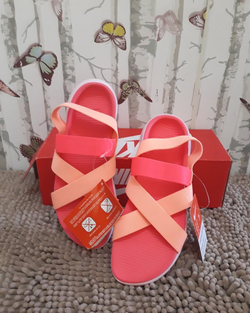 nike roshe run sandal