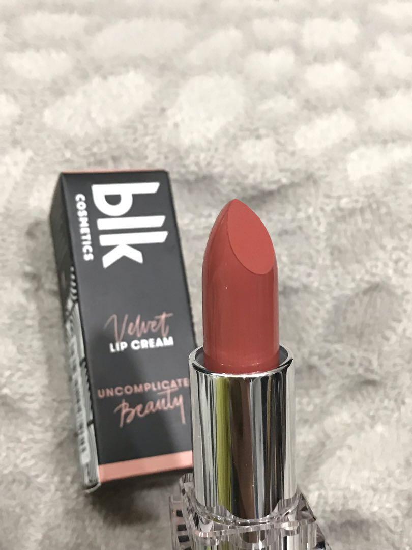 BLK Velvet Lip Cream in Refined (Category: Face Care) located in Manila. Submitted by lenaraedeech (Listing ID 194734880, Image 1). Description: My fave shade! But i bought too many coz i was too excited Brand new 299 orig price. Selling it for only 250. Last price 😊.