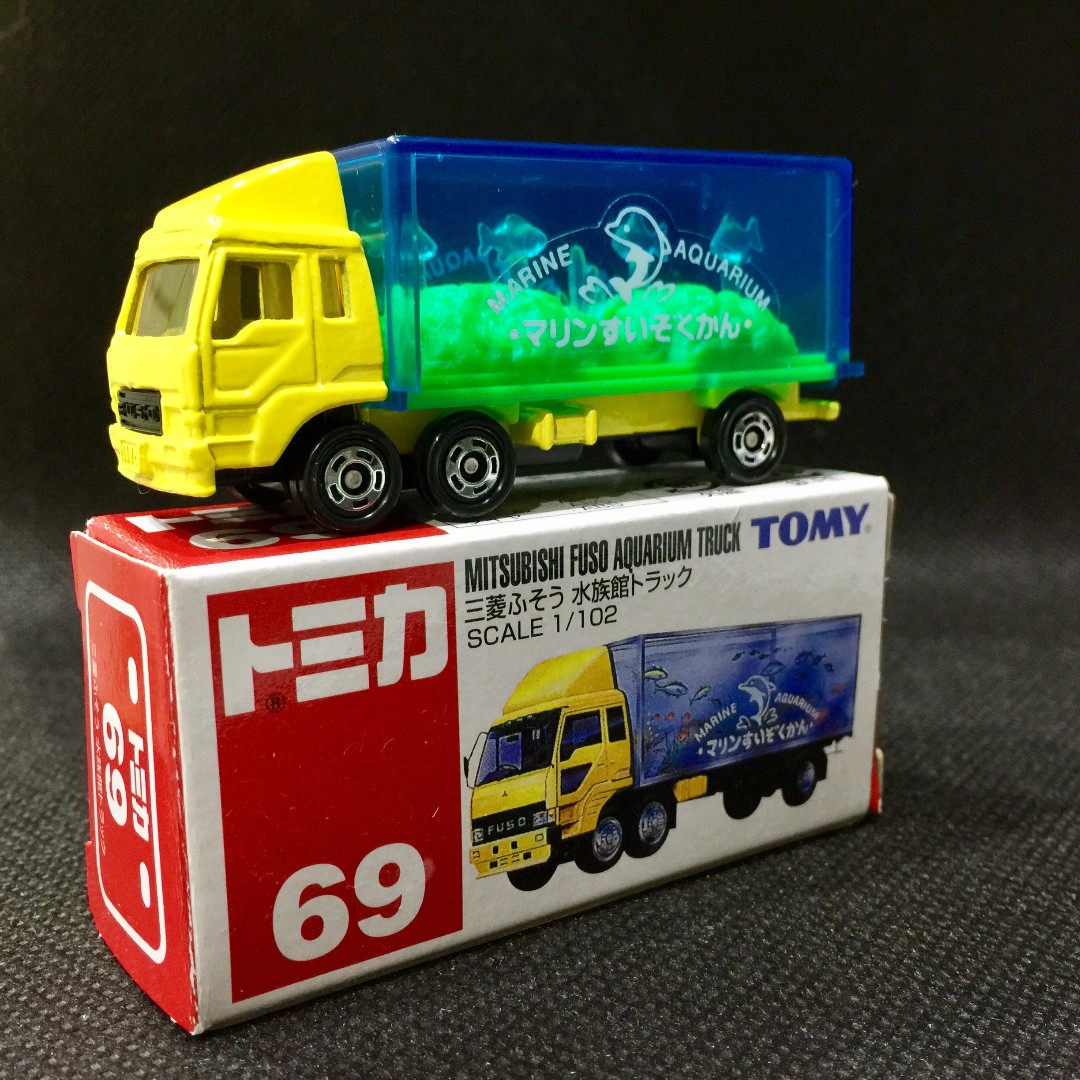 tomica aquarium truck