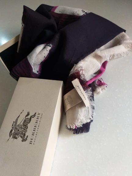 Burberry Brit Sheer Mega Check Summer Splash Square Scarf Barang Mewah Tas Dompet di Carousell