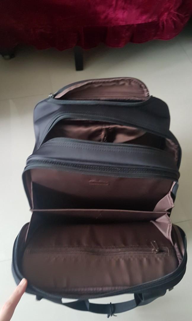 Hush Puppies laptop bag with wheels, Computers & Tech, Parts