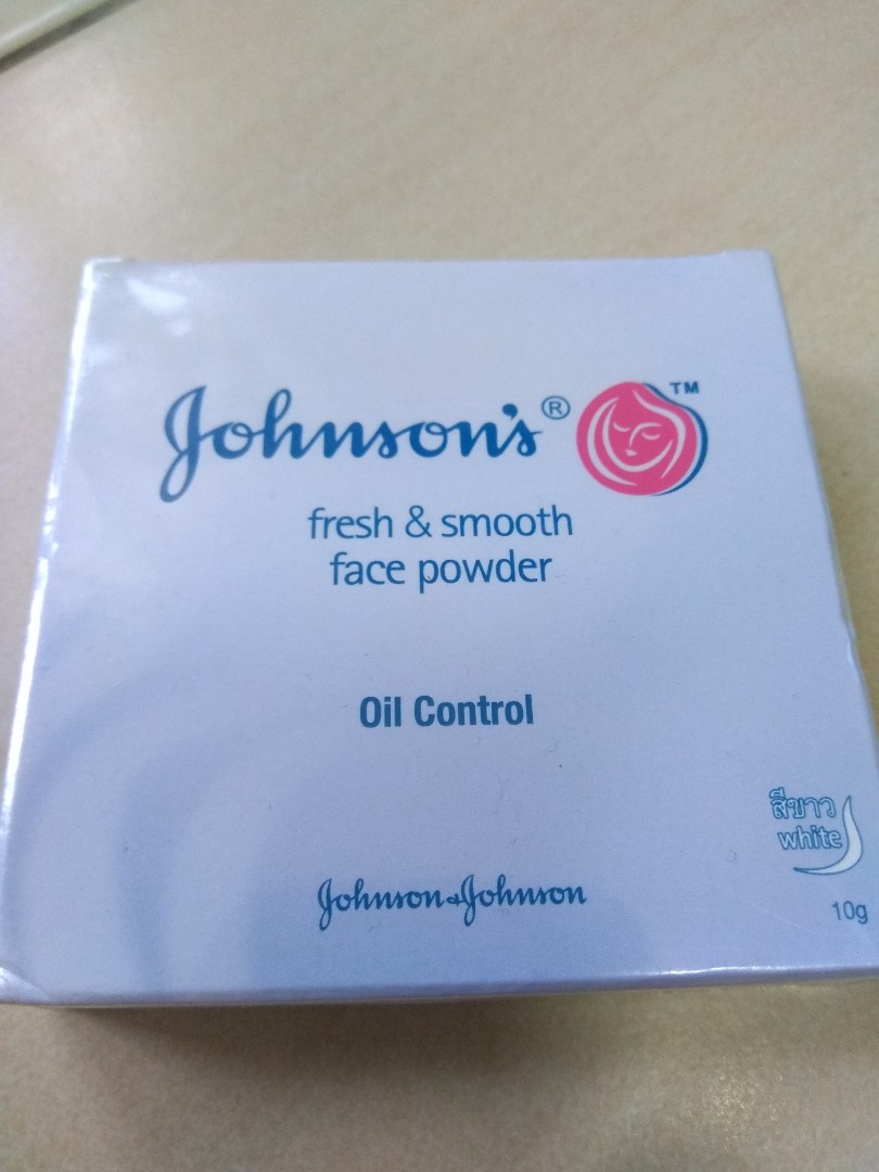 Johnson's Fresh and Smooth Face Powder (white), Beauty & Personal Care, Face, Face Care on Carousell