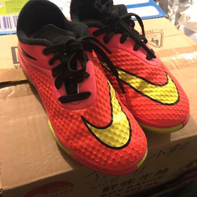size 14 indoor soccer shoes