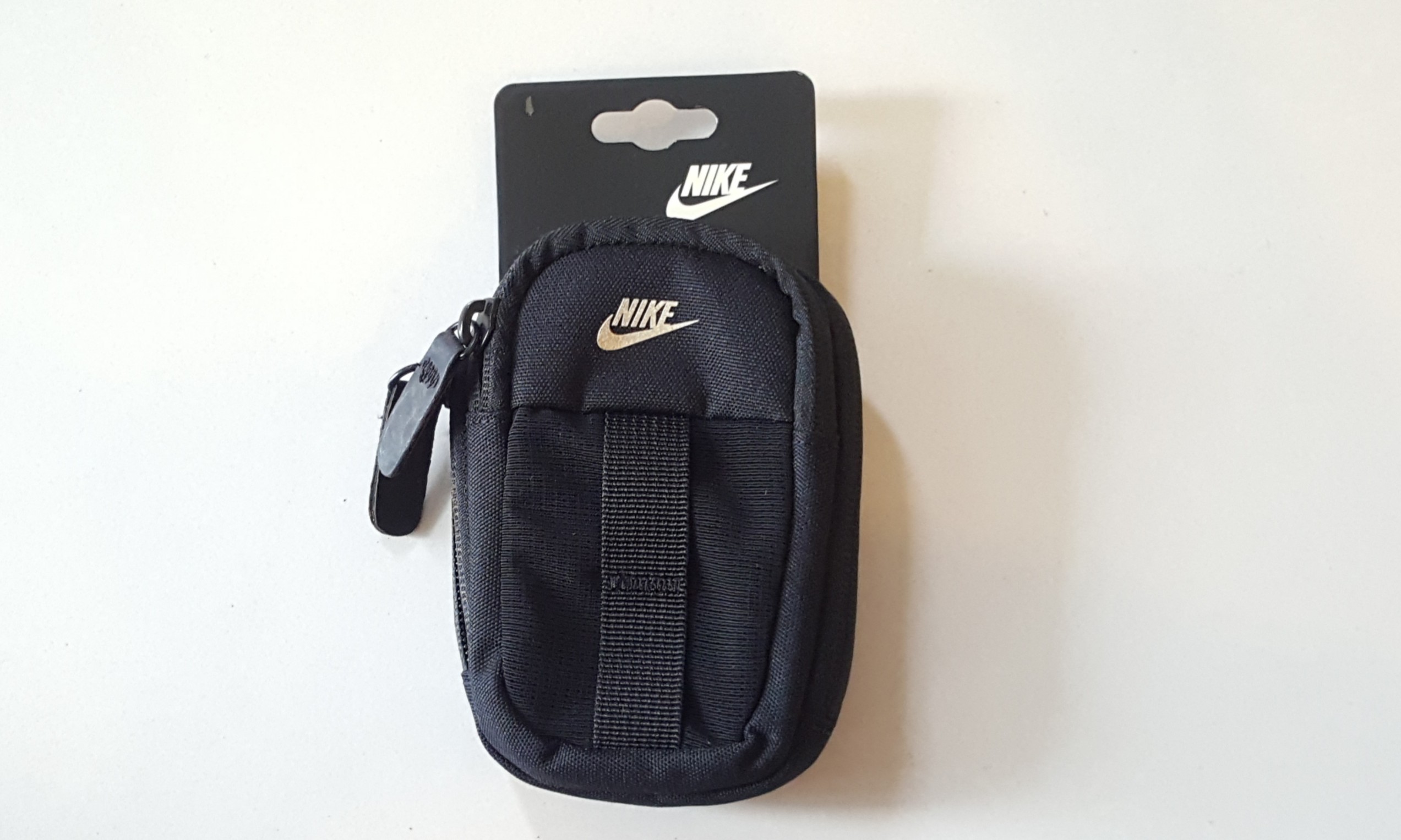 nike phone pouch