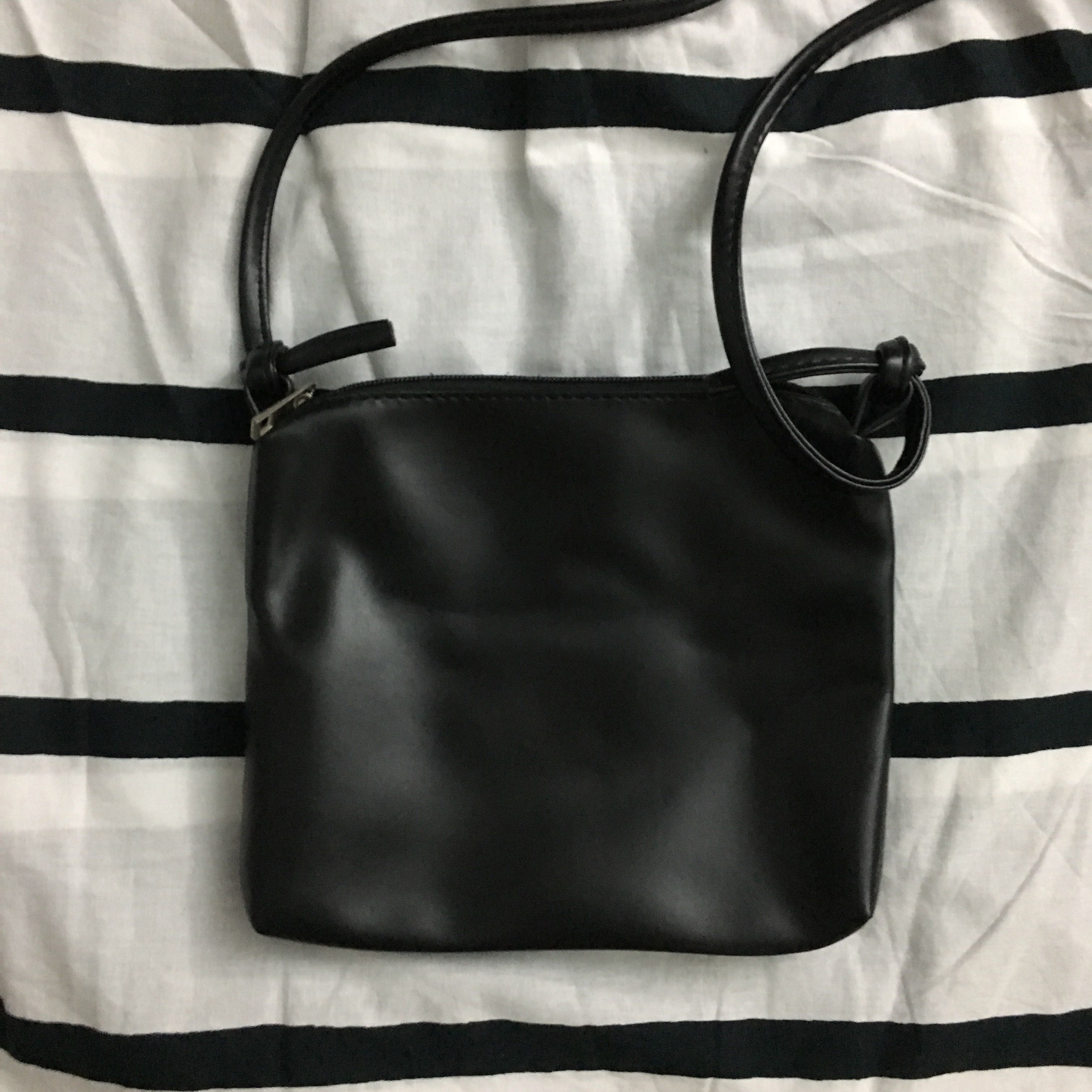 plain sling bag