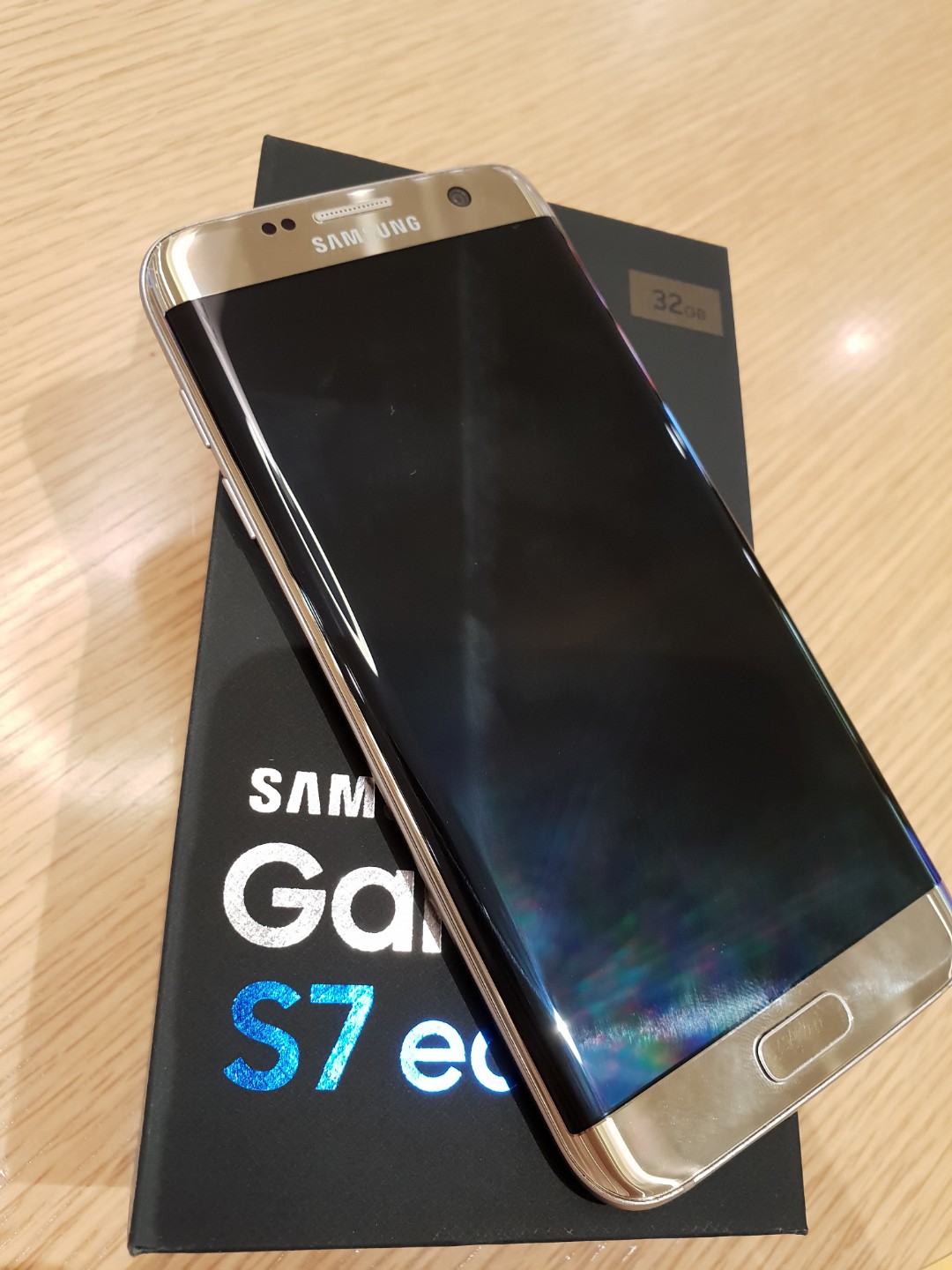 Drank Voorman landen Samsung S7 edge 32GB Gold Colour, Mobile Phones & Gadgets, Mobile Phones,  Android Phones, Samsung on Carousell
