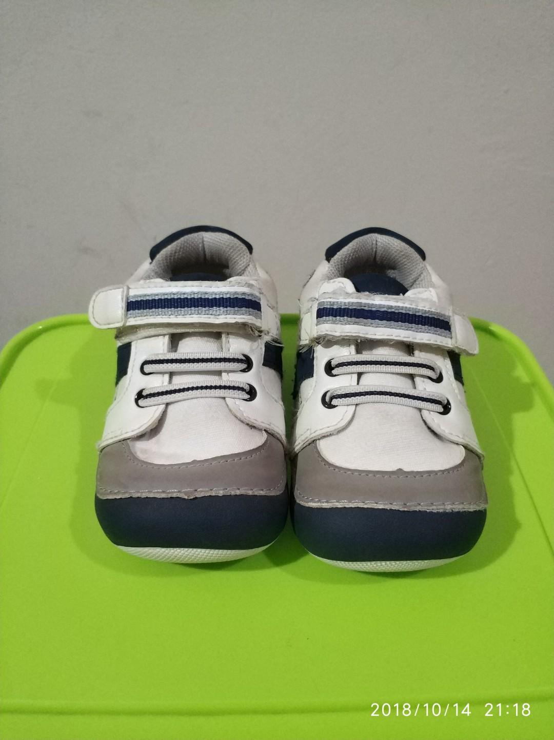 Sepatu Bayi 3 Bulan Sampai 1 Tahun Baby Prewalker Bayi Anak Lainnya Di Carousell