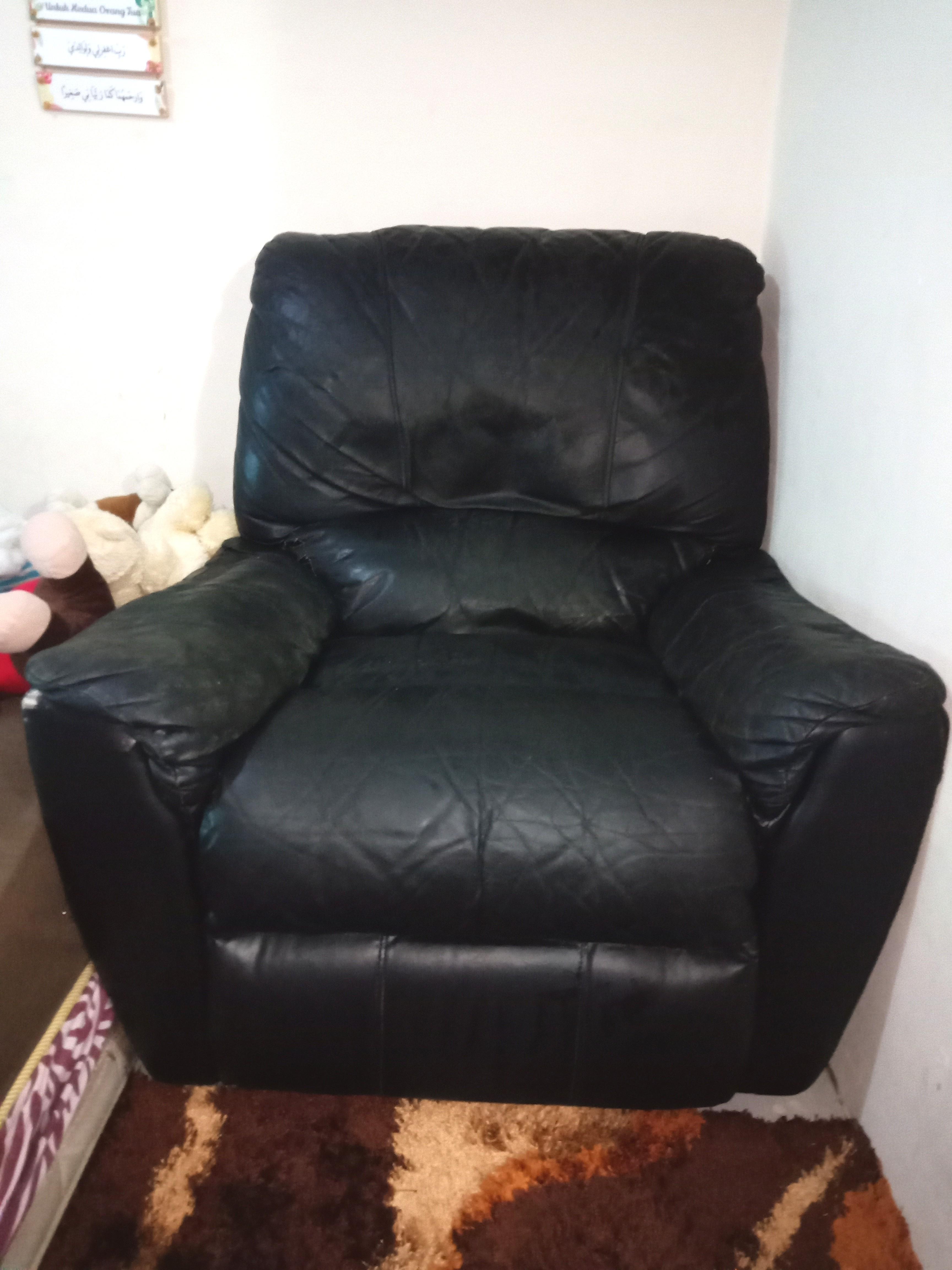 Penghabisan Sofa Informa Marcio Maxwell Reclining Hrg Murah Perabotan Rumah Di Carousell Sofa kulit, sebagai peraturan, memberikan ruang penampilan yang sangat elegan dan aristokrat. carousell