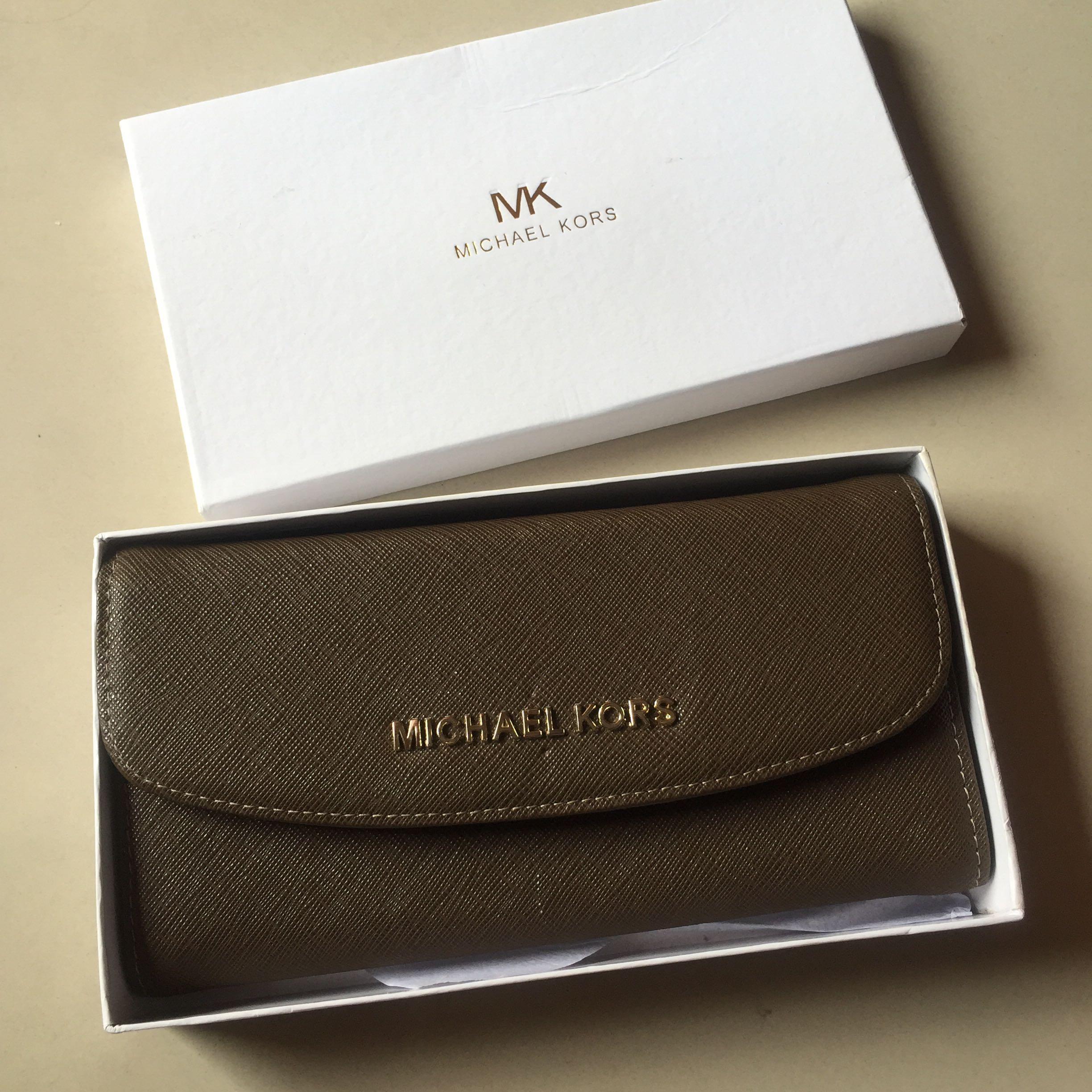michael kors taupe wallet