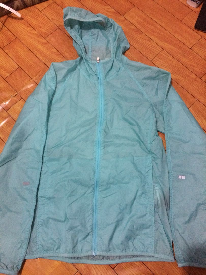 Uniqlo sale jaket parasut
