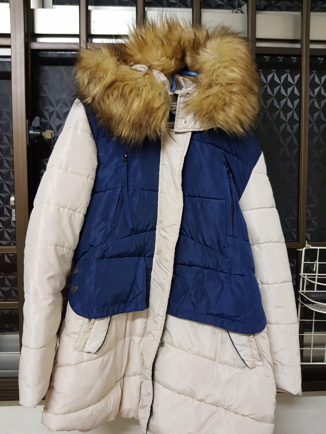 Winter Jacket (Category: New Undergarments & Loungewear) located in Singapore. Submitted by thisislimjanice (Listing ID 194757256, Image 1). Description: Pre loved winter jacket, survived Finland and Japan. Sent for dry cleaning after used.. Selling because not intending to go for winter holidays in the near future. Price is negotiable..