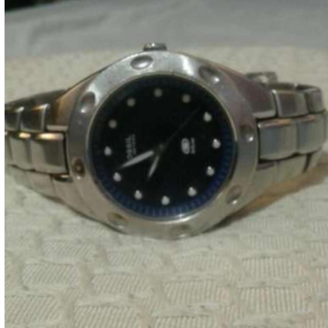 Authentic Men's Fossil Blue Watch (Category: Men's Watches) located in Manila. Submitted by time07 (Listing ID 194851556, Image 3). Description: SALE! Watch is in still in excellent condition with normal sign of wear. New battery just installed and is keeping accurate time. Check the pics or inspect it personally. .