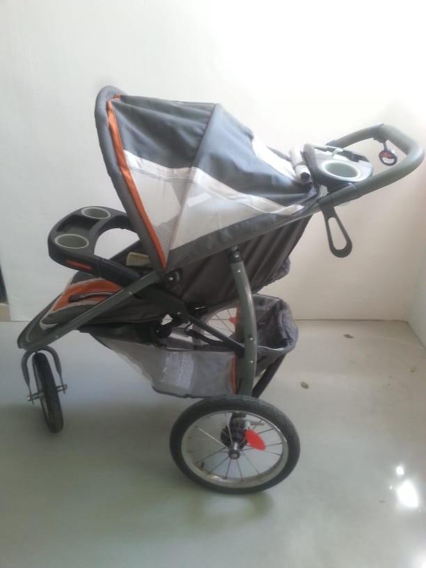 Graco Jogging Stroller, Babies & Kids, Going Out, Strollers on Carousell