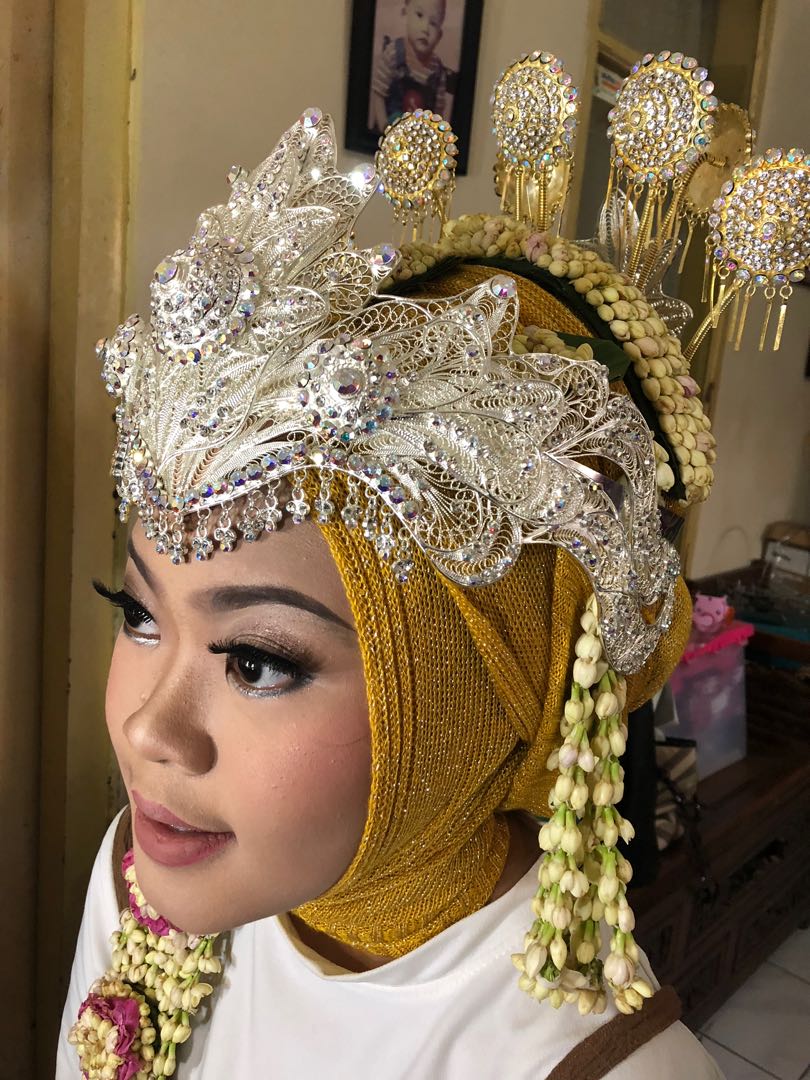 Jasa Make Up Pengantin Bandung Health Beauty Makeup On Carousell