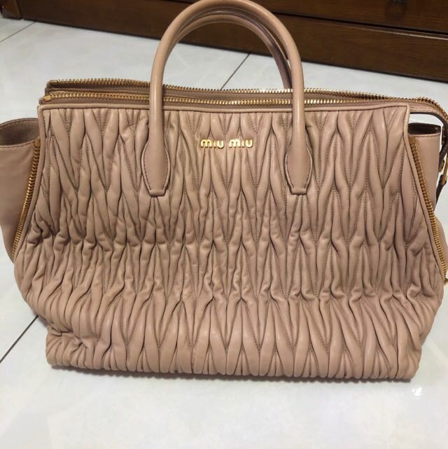 Matelasse clearance miu miu