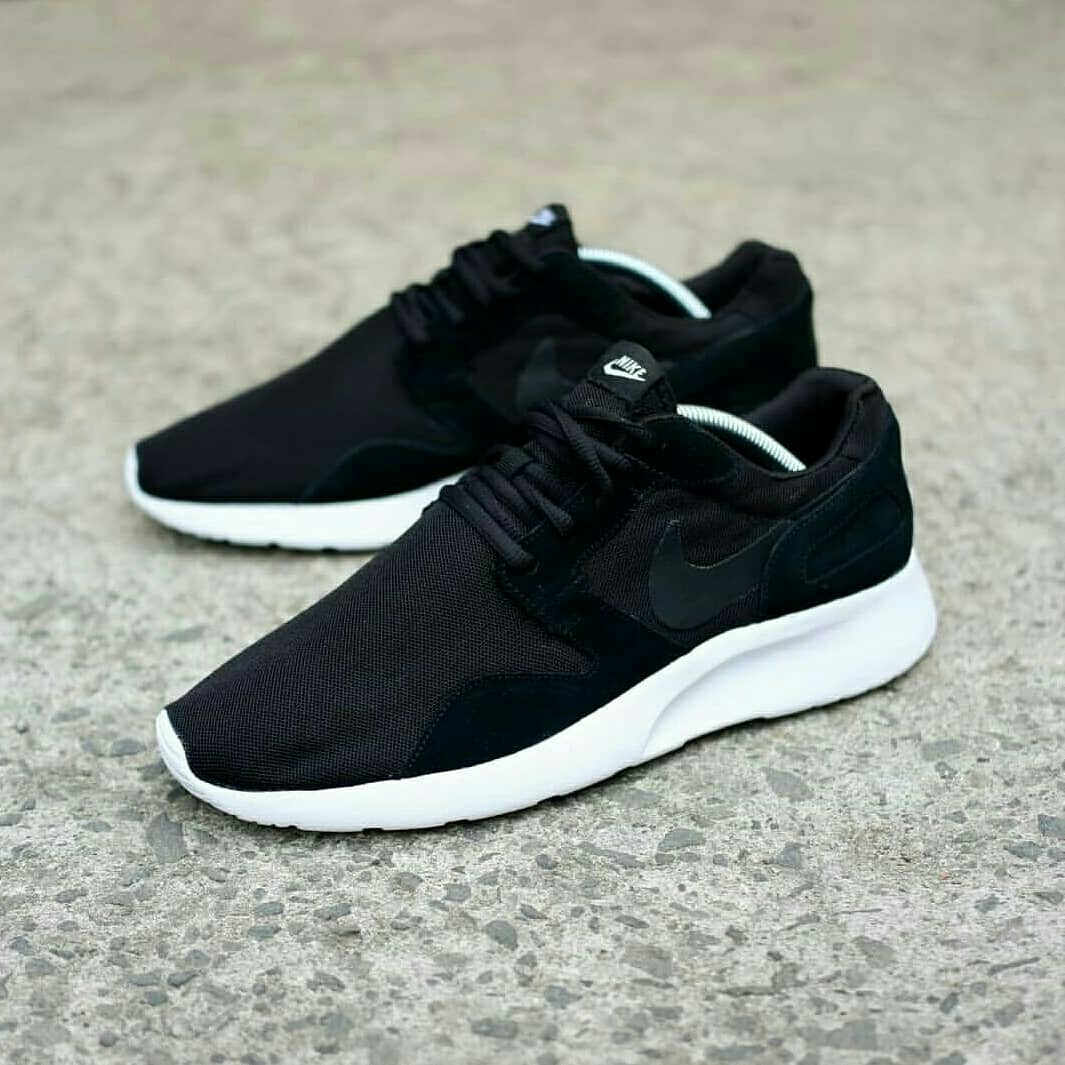 nike kaishi run black white