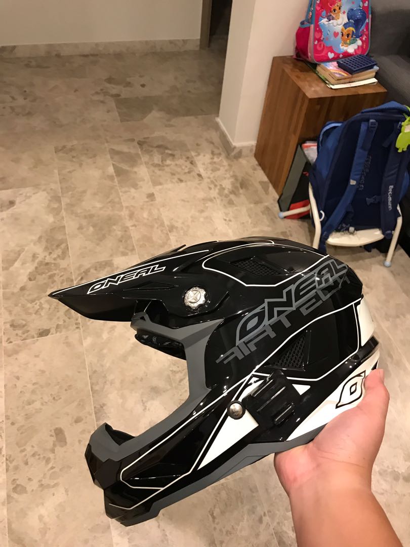 Oneal helmet, Sports Equipment, Bicycles & Parts, Bicycles on Carousell