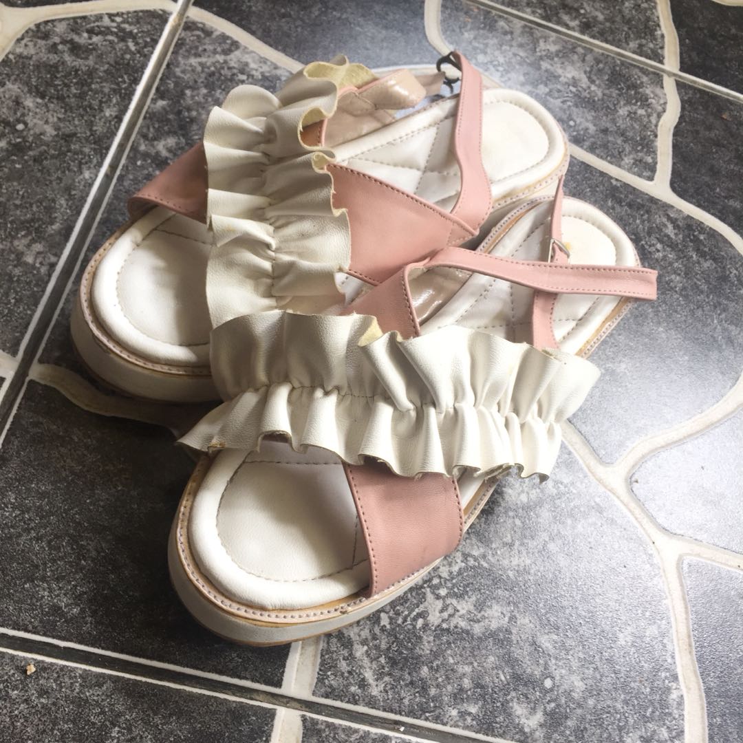 Gambar Lucu Sepatu Sandal