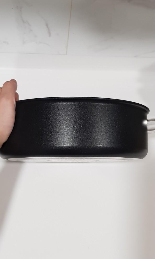 Tefal Nonstick Frying Pan with Cover Titanium Pro Made In France