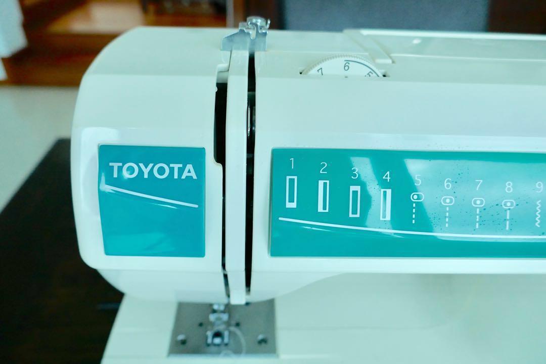 Toyota sewing machine Model ES016 RS2000, TV & Home Appliances