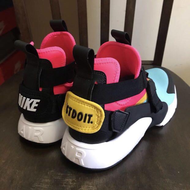 Nike air huarache city bleached aqua on sale
