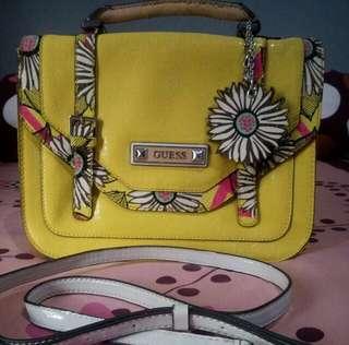 Reprice guess sling bag