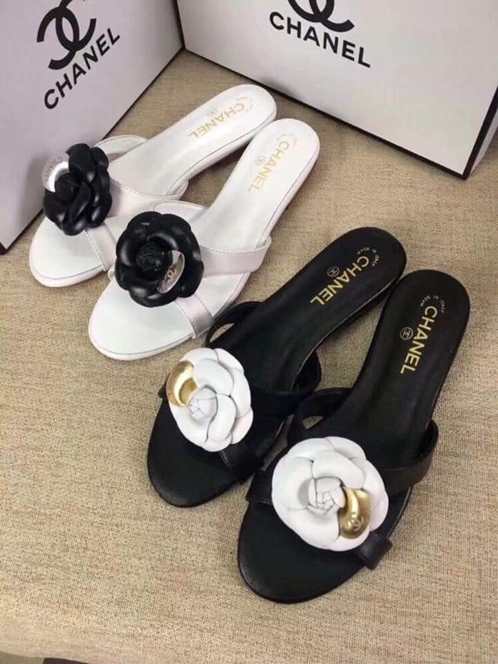 chanel flower slides