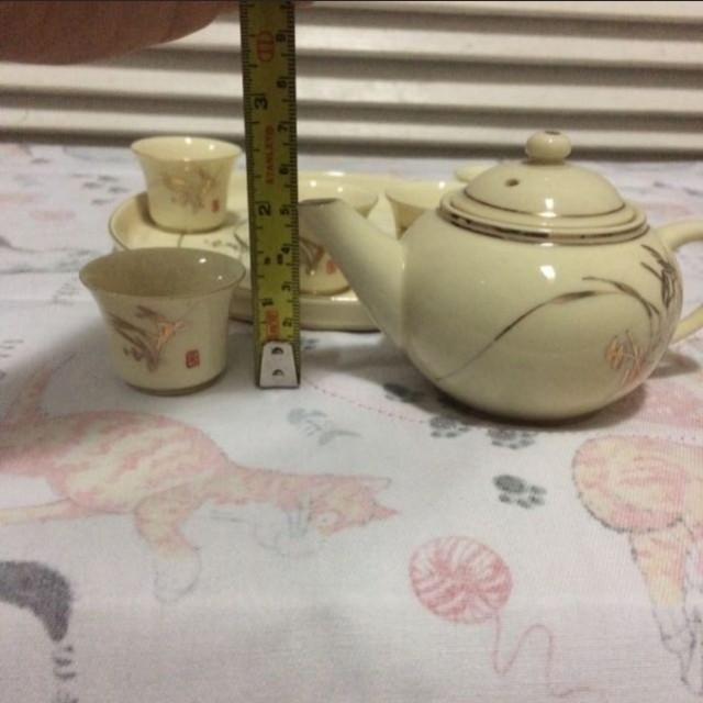 Chinese Tea Set (Category: Coffee & Tea Tableware) located in Paranaque City. Submitted by tsentiatsen (Listing ID 195111592, Image 3). Description: .