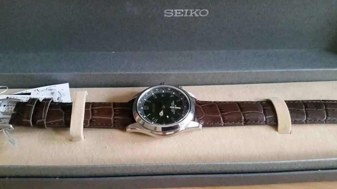 Discontinued NOS Seiko SARB017 automatic 23 Jewels Diashock 20bar Emerald  Green cocktail Alpinist watch. Price drop, Men's Fashion, Watches &  Accessories, Watches on Carousell