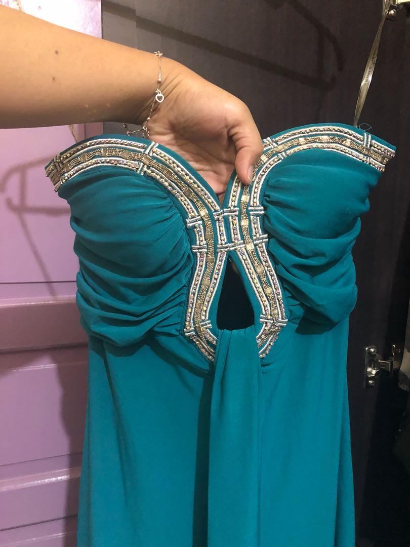 Evening/long gown (Category: Evening dresses & gowns) located in Manila. Submitted by keeper13 (Listing ID 195108639, Image 3). Description: Small size but can be fit to medium frame.. .