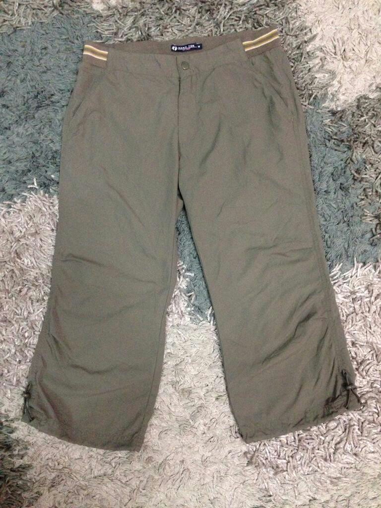 Hang Ten dry fast cargo capri pants 
