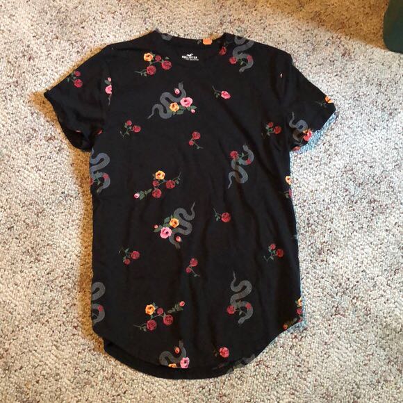 Hollister must have collection curved hem top tee