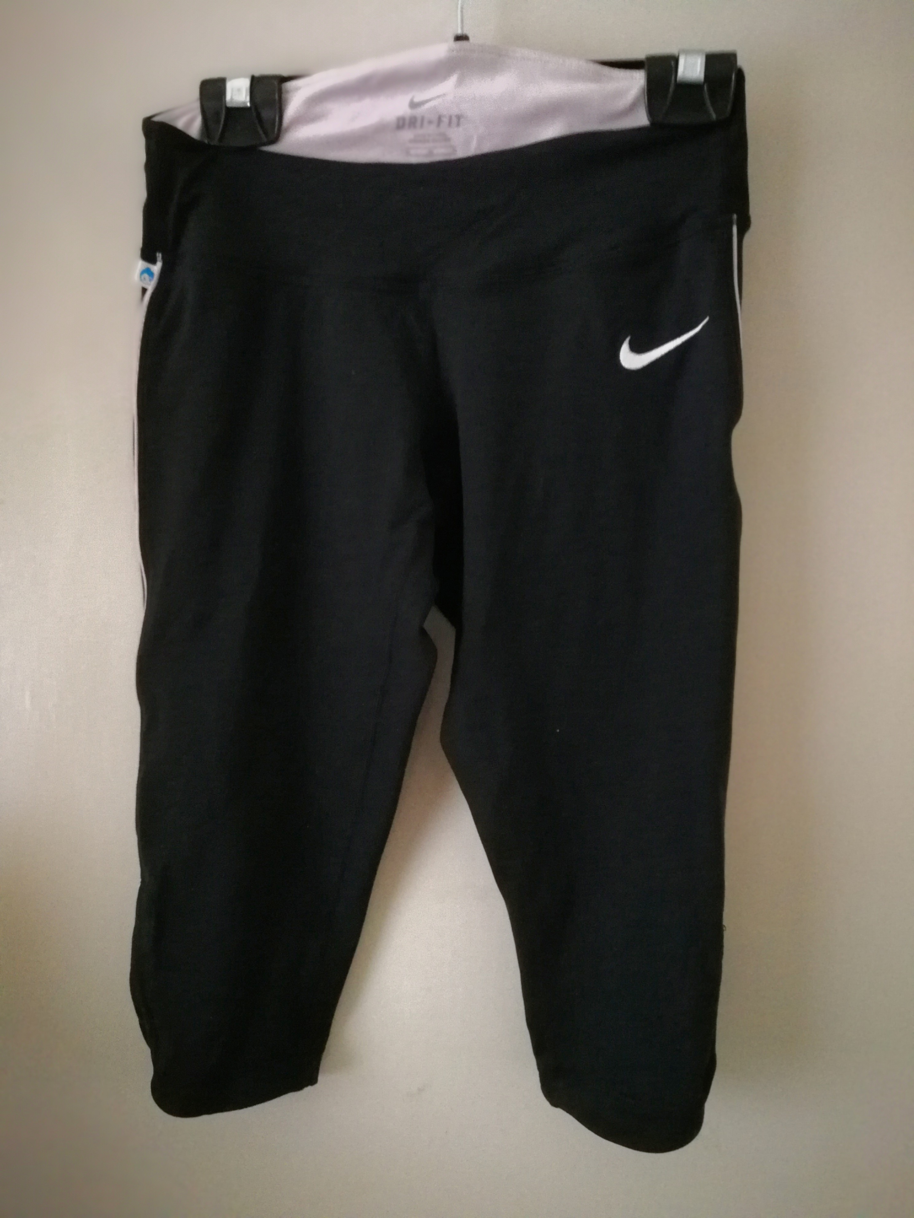 nike knee length leggings