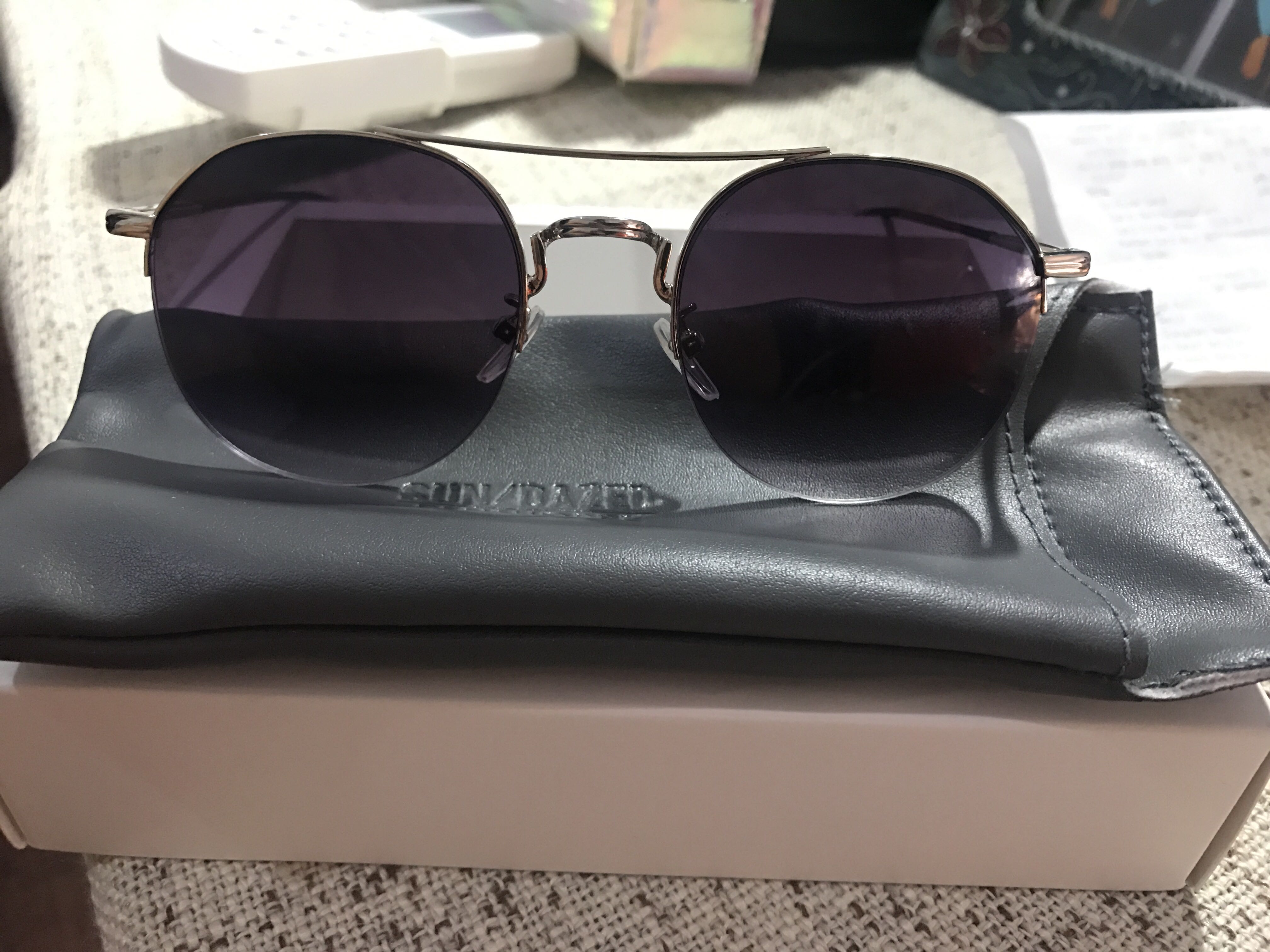 Penshoppe Monochromatic Sunglasses (New), Women's Fashion, Watches ...