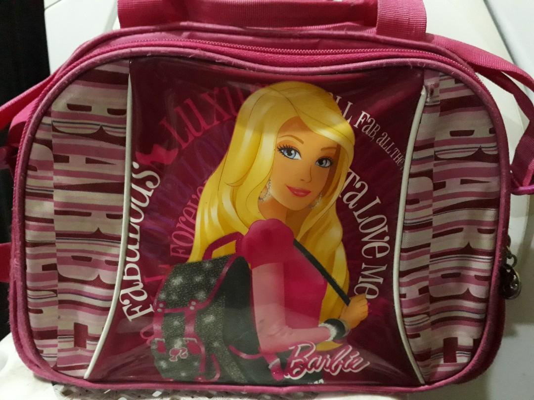Barbie Shoulder Bag (Category: Diaper Bags & Wetbags) located in Las Pinas. Submitted by jaziyah6 (Listing ID 195237942, Image 2). Description: Used original barbie shoulder bag. Condition 9/10..