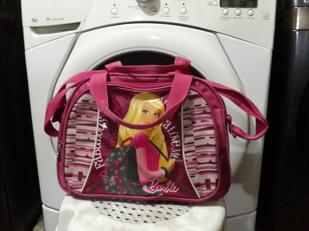 Barbie Shoulder Bag (Category: Diaper Bags & Wetbags) located in Las Pinas. Submitted by jaziyah6 (Listing ID 195237942, Image 1). Description: Used original barbie shoulder bag. Condition 9/10..