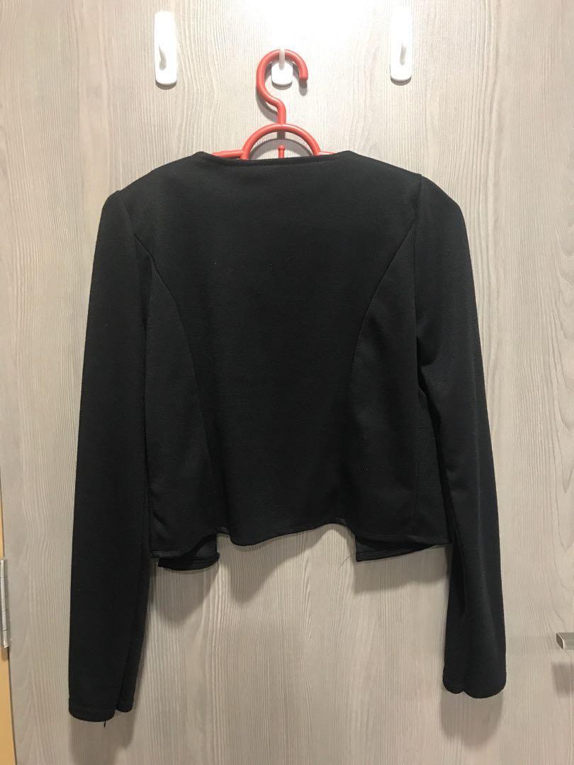 Black Crop Jacket, Women's Fashion, Coats, Jackets and Outerwear on Carousell