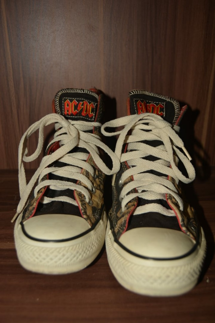 Converse AC/DC, Fesyen Pria, Sepatu , Sneakers di Carousell