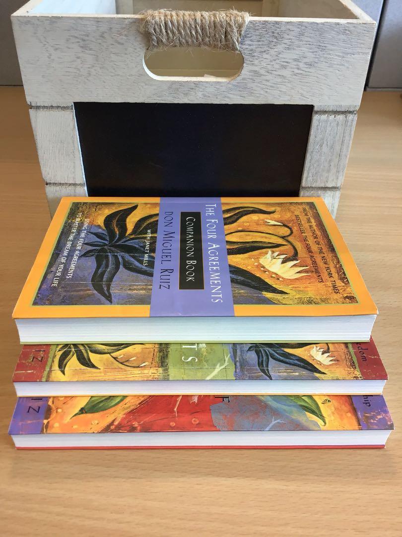 The Four Agreements Toltec Wisdom Collection: 3-Book Boxed Set : Ruiz, Don  Miguel, Mills, Janet: : Books