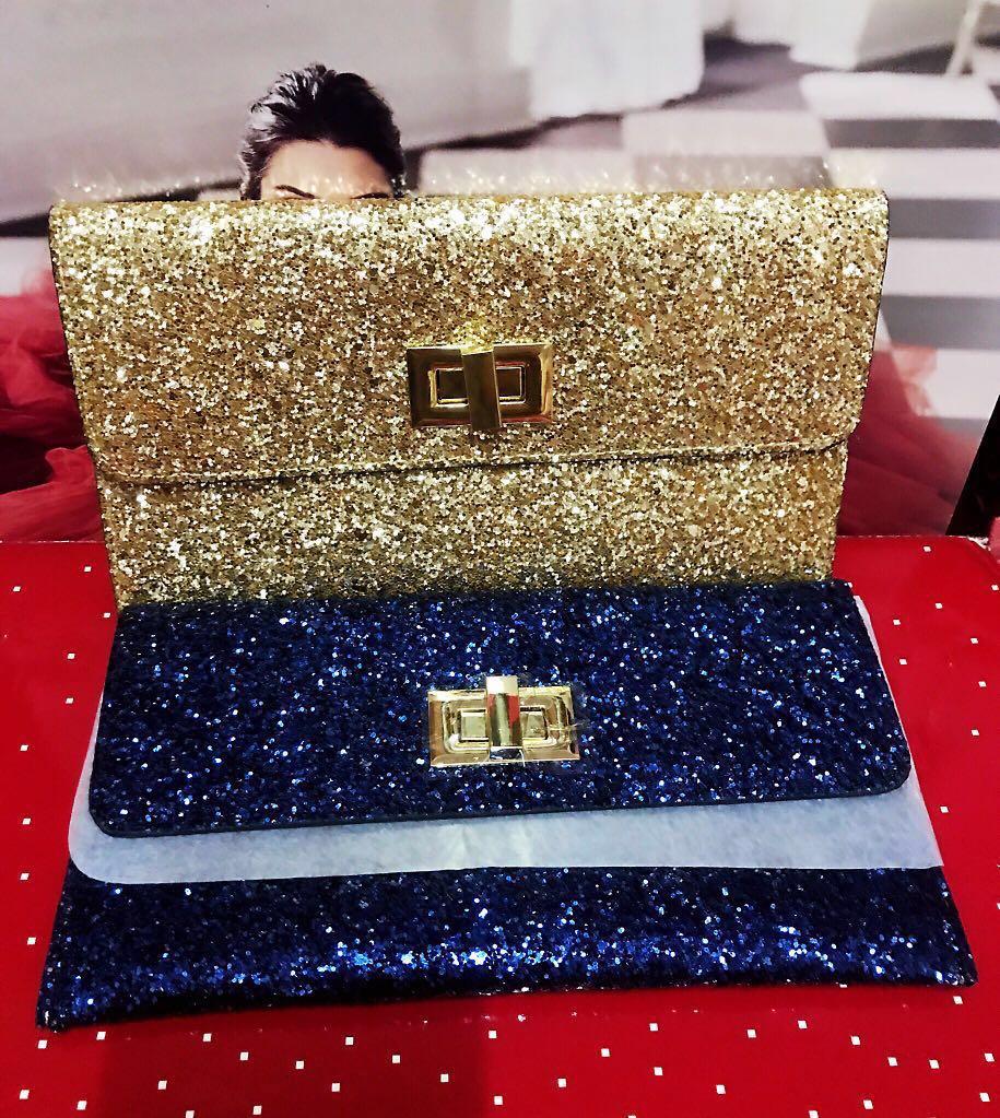 Estee 2024 lauder clutch