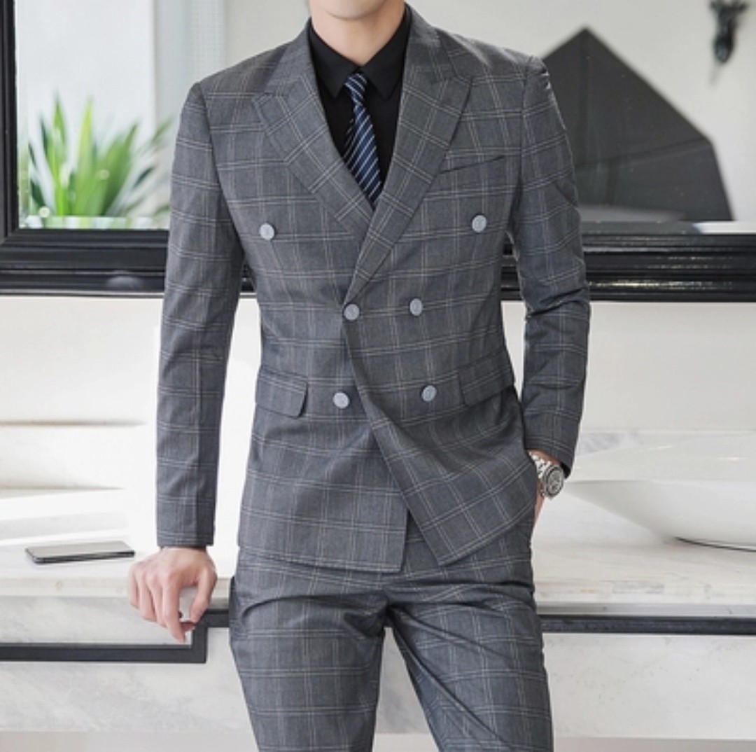 Checkered double breasted suit on sale