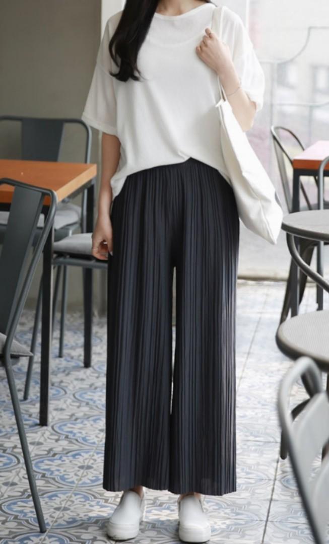 Navy Blue Electric Pleated Square Pants 