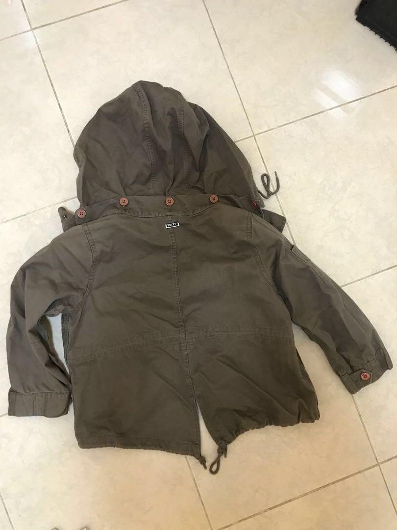 Roxy jacket 外套 （分類：外套及戶外衣服）位於 Hong Kong。 由 hung406 提交（商品編號 179501774，圖片 2）。簡介： 100% real 95% new Roxy Jacket Size M 如有任何問題，歡迎發問。
