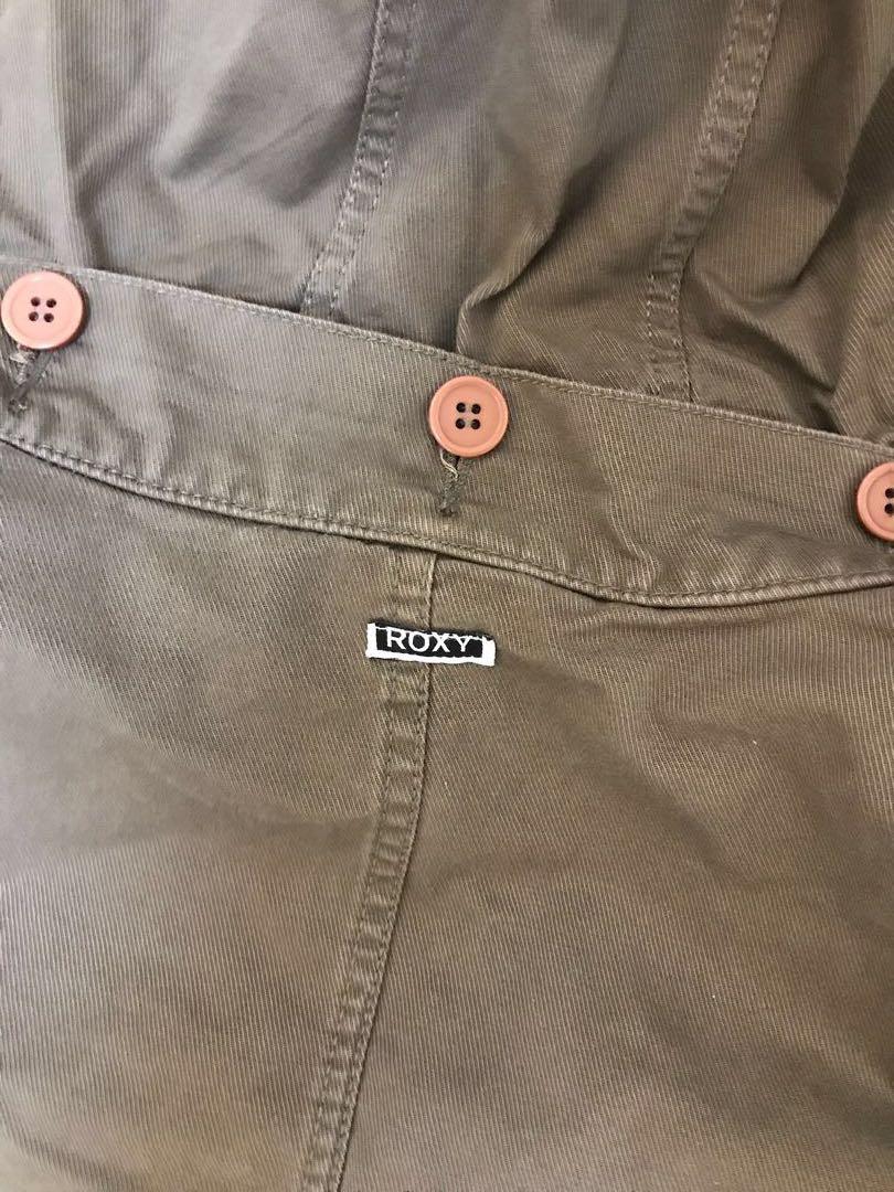 Roxy jacket 外套 （分類：外套及戶外衣服）位於 Hong Kong。 由 hung406 提交（商品編號 179501774，圖片 3）。簡介： 100% real 95% new Roxy Jacket Size M 如有任何問題，歡迎發問。
