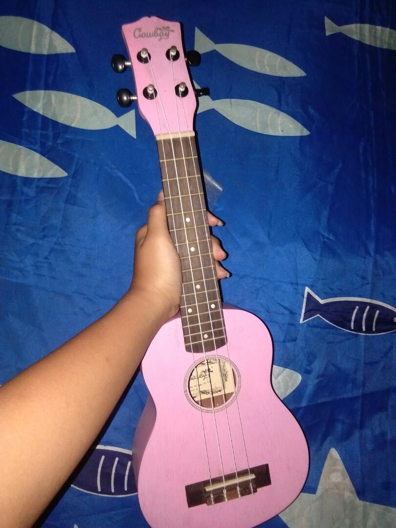 Gambar Gitar Kecil Senar 4 - Gambar Gitar