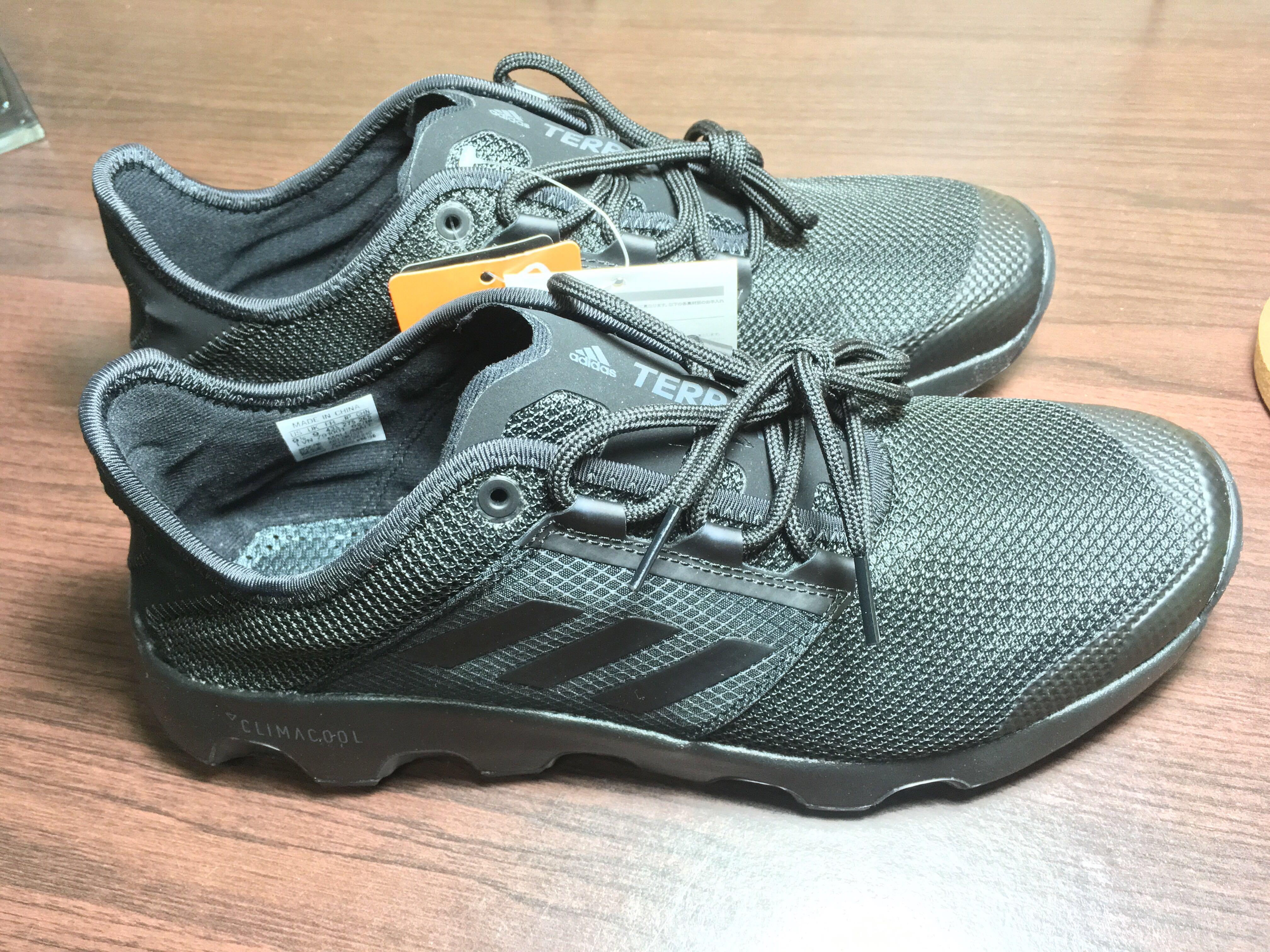 NEW[日本帶回] adidas Terrex Cc Voyager CM7535 Carbon/Cblack/Carbon, 運動休閒,  運動鞋在旋轉拍賣