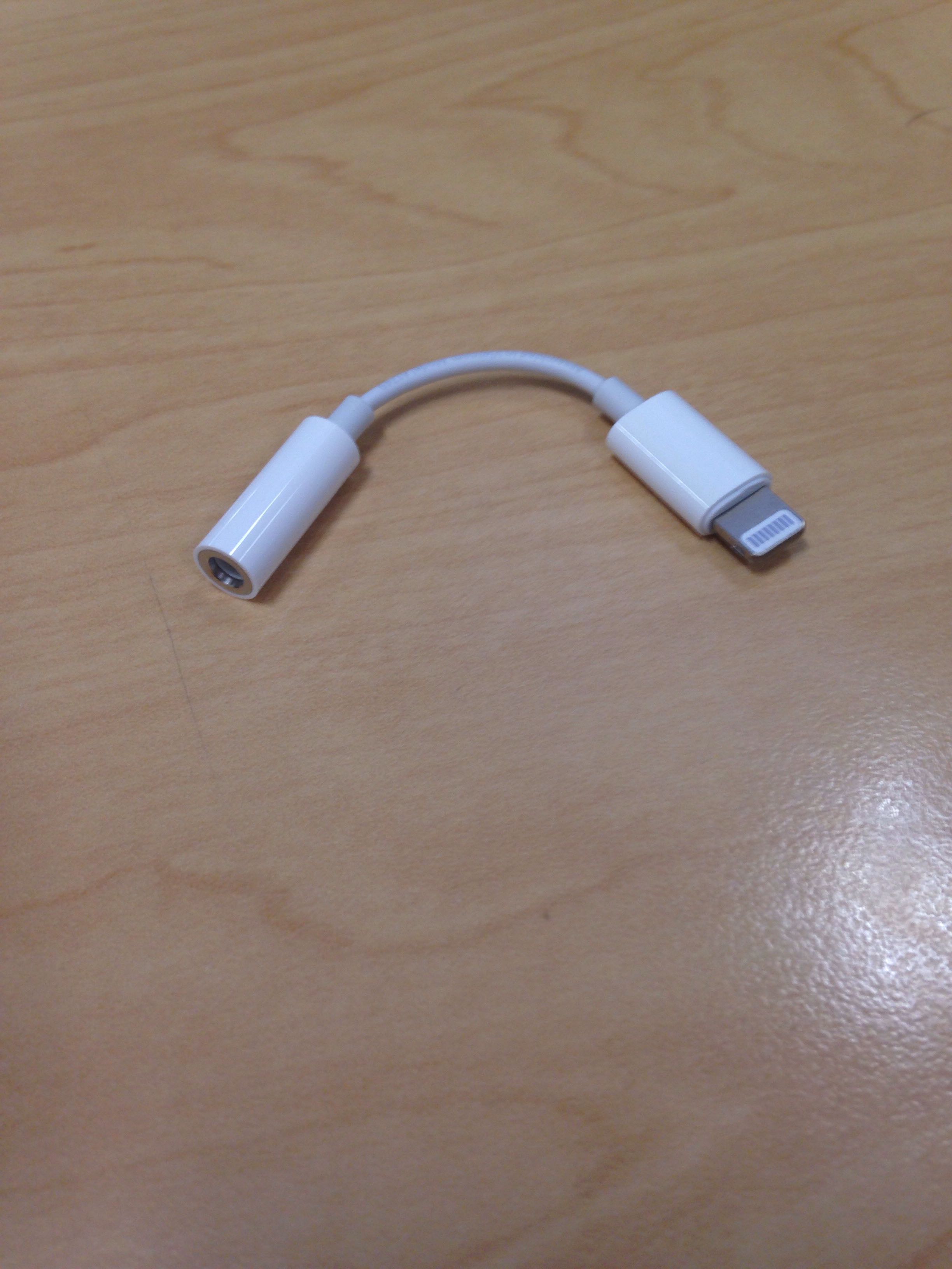 apple lightning to 3.5 mm