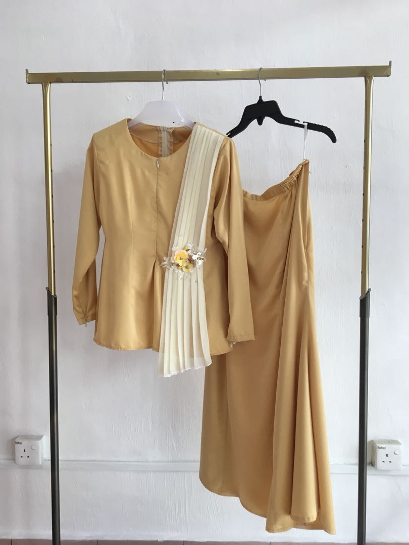 Baju Kurung Moden Kuning Gold Muslimah Fashion Two Piece On Carousell
